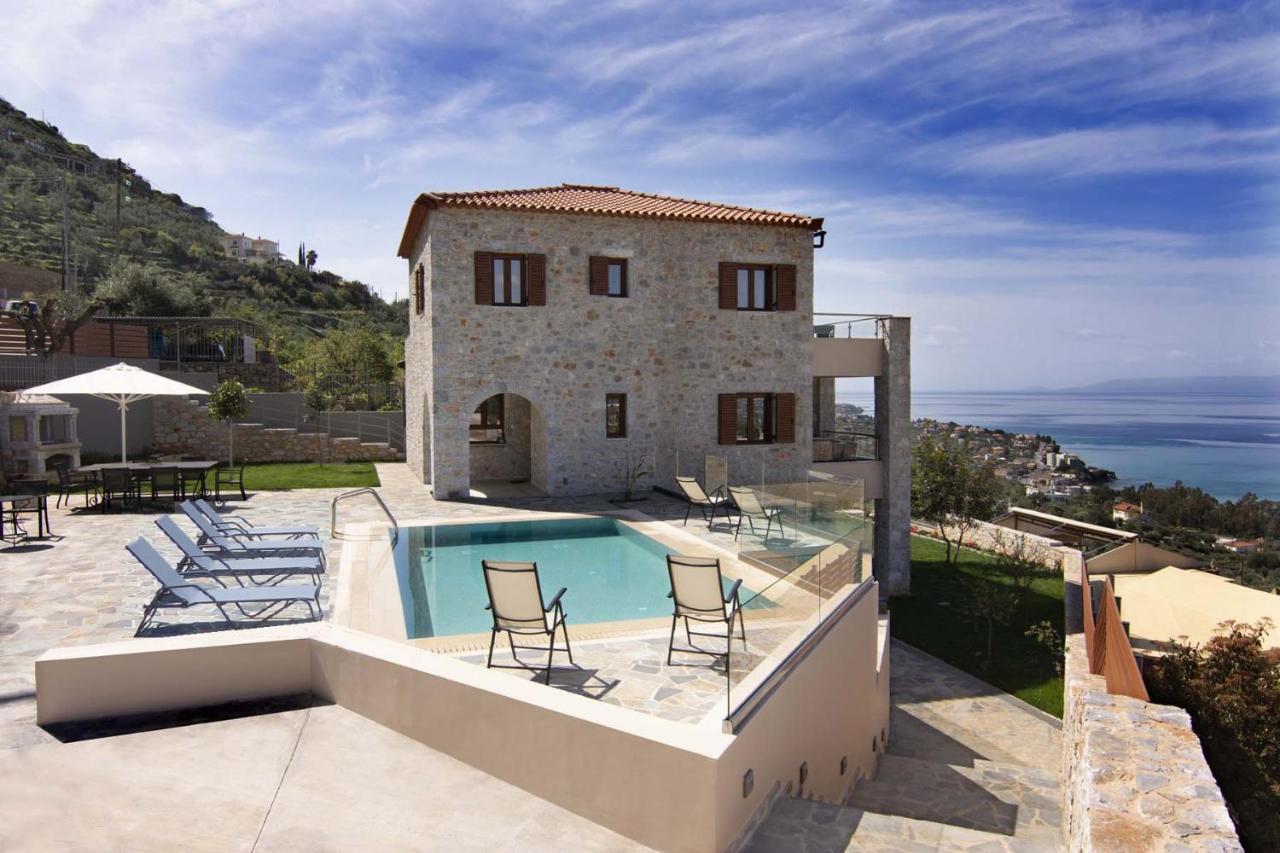 Villa Dafni - Infinite Sea Vistas With Private Pool Kalamata Exterior foto